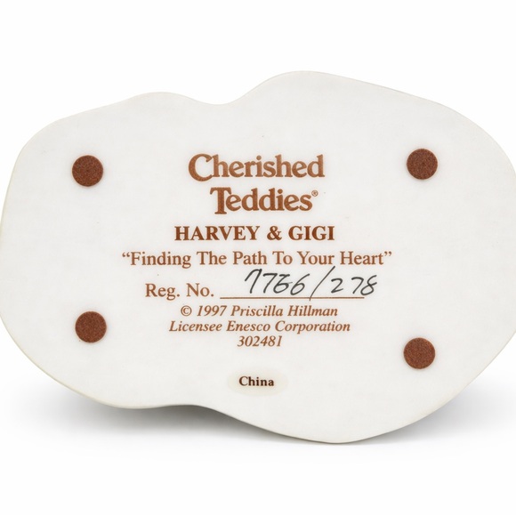 Cherished Teddies Harvey & Gigi Figurine - Yellow Bears with Green Outfits - Picture 4 of 4